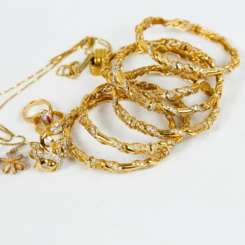 Gold chain bracelets